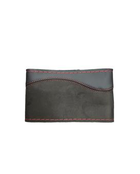 Husa volan cu ac si ata  imitatie piele si  alcantara  , marime M, culoare Negru cusatura rosie  Cod: WK-1011